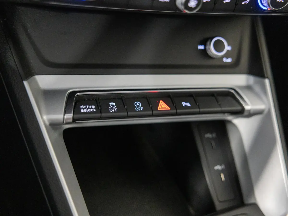 35 TFSI Business Edition / 150pk / Stuur verwarming / Dodehoek assistent / Automatische klimaatregeling /
