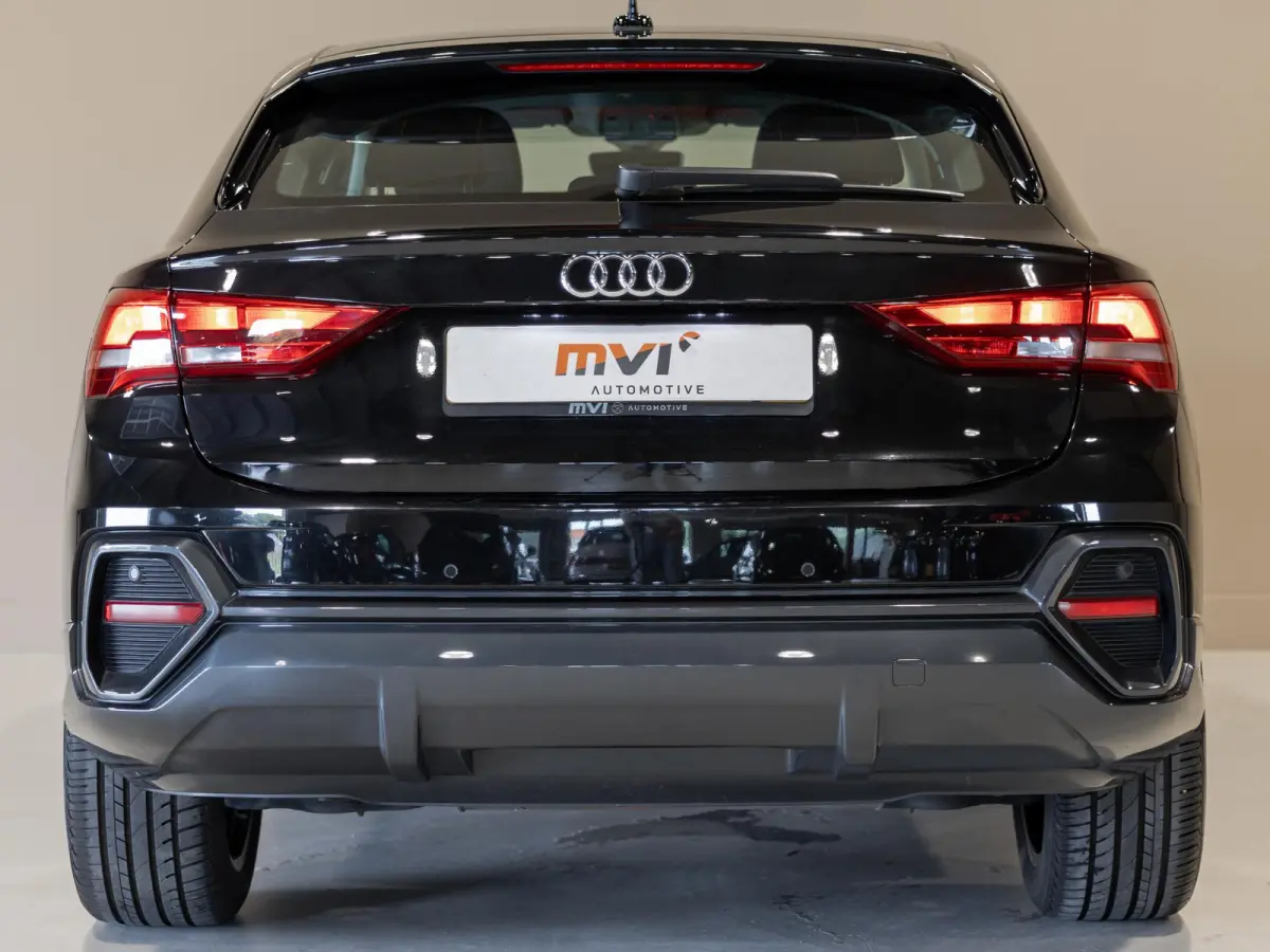 35 TFSI Business Edition / 150pk / Stuur verwarming / Dodehoek assistent / Automatische klimaatregeling /