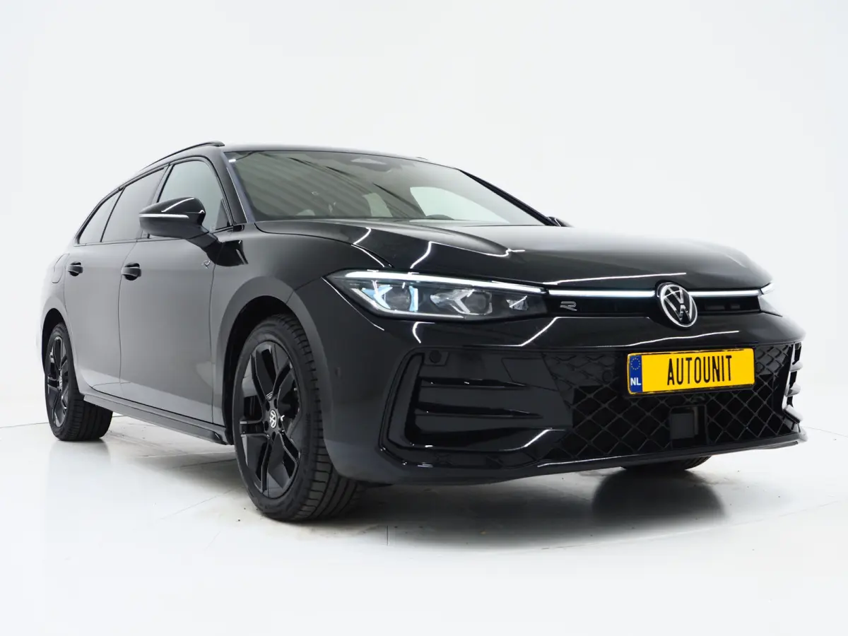1.5 eHybrid R-Line Edition | 5 Jaar Garantie | Panoramadak | Trekhaak | Massage | 360 | HUD | Sfeerlicht | Keyless