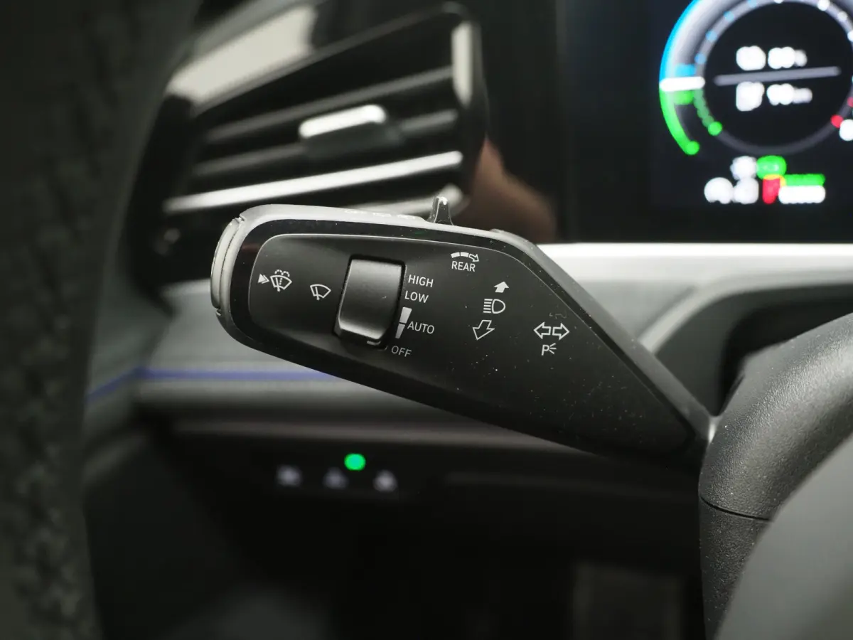 1.5 eHybrid R-Line Edition | 5 Jaar Garantie | Panoramadak | Trekhaak | Massage | 360 | HUD | Sfeerlicht | Keyless