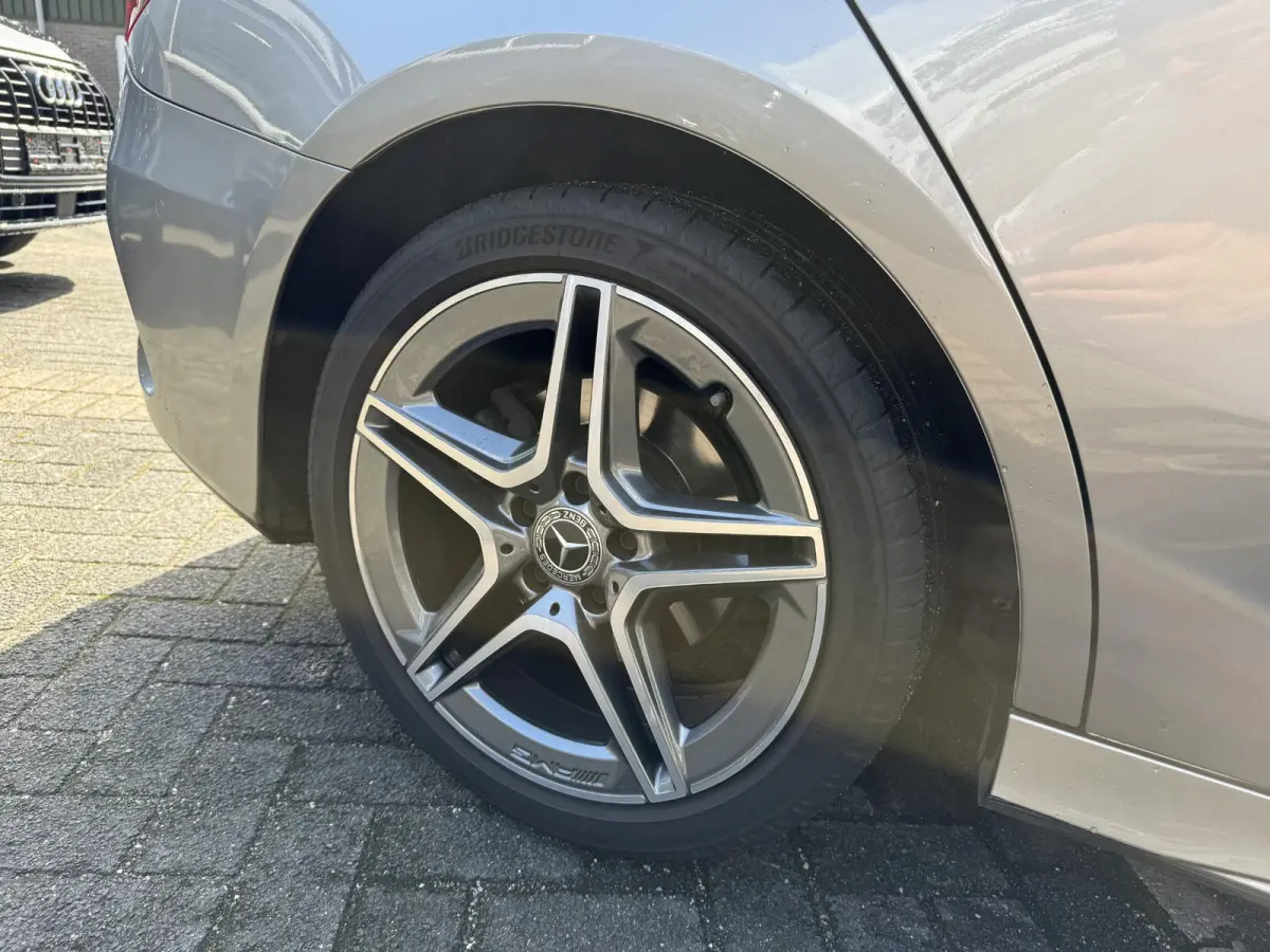 200 Business Solution VAN: € 26.900- VOOR: € 24.877,- UW HERFSTVOORDEEL: € 2.023,-| ORIG. NL NAP 2E EIG.| 58.000KM!| GLASCOATING| WIDESCREEN| CAMERA| RECENT ONDERHOUD GEHAD, DIRECT LEV