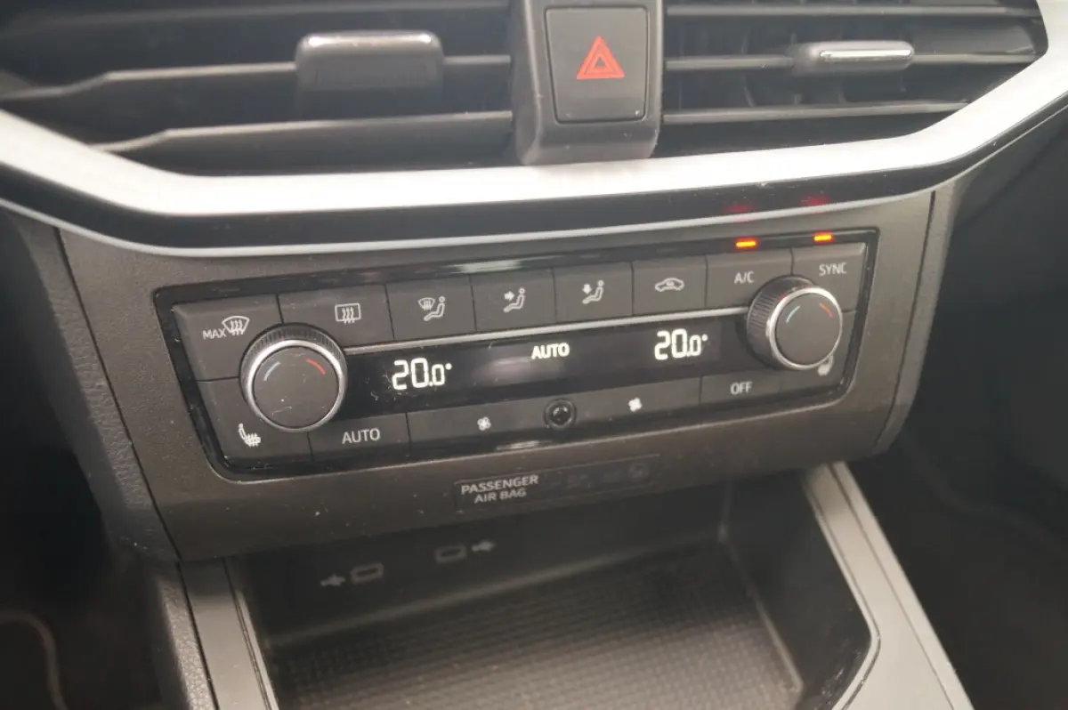 1.0 EcoTSI Style Business Intense -NAVI-ECC-PDC-DIGI-