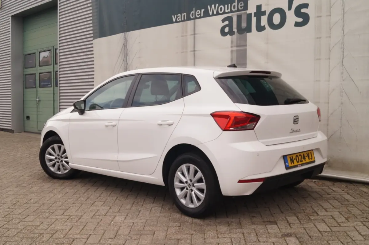 1.0 EcoTSI Style Business Intense -NAVI-ECC-PDC-DIGI-