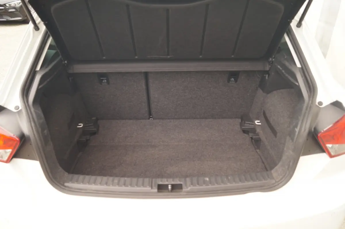 1.0 EcoTSI Style Business Intense -NAVI-ECC-PDC-DIGI-