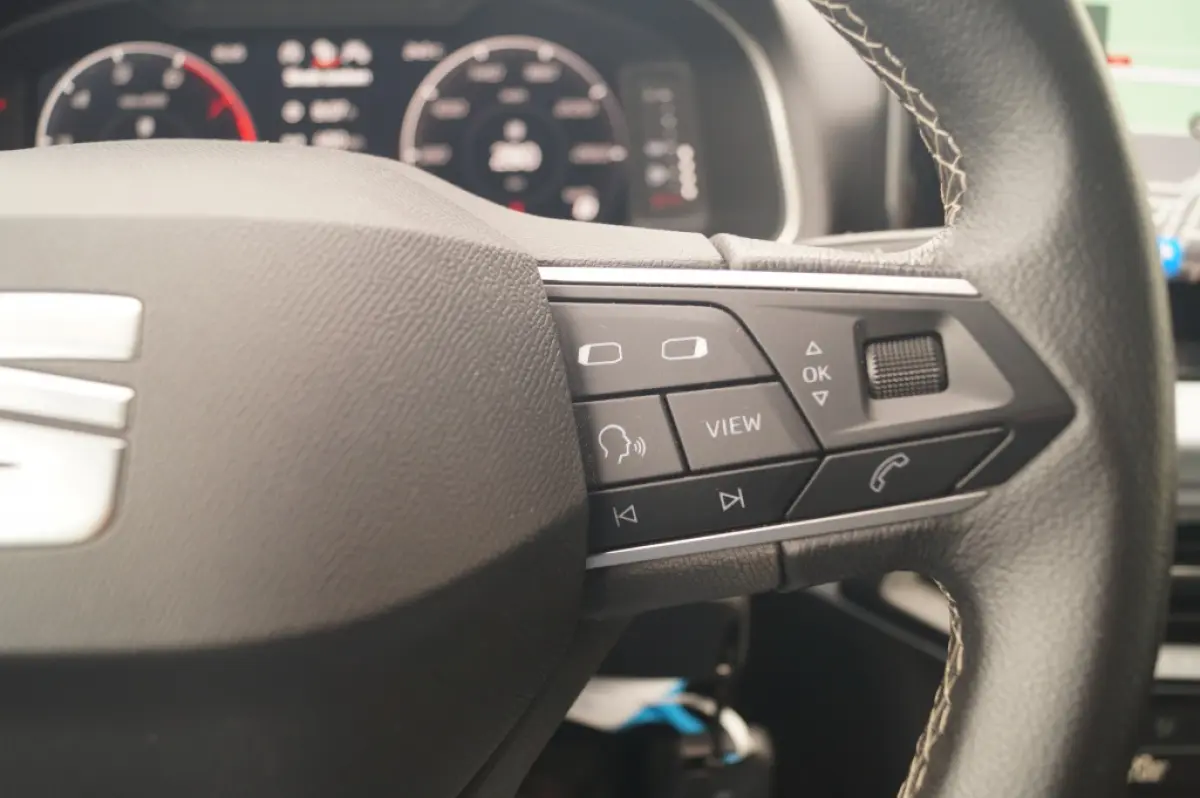1.0 EcoTSI Style Business Intense -NAVI-ECC-PDC-DIGI-