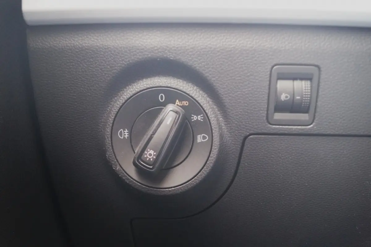 1.0 EcoTSI Style Business Intense -NAVI-ECC-PDC-DIGI-