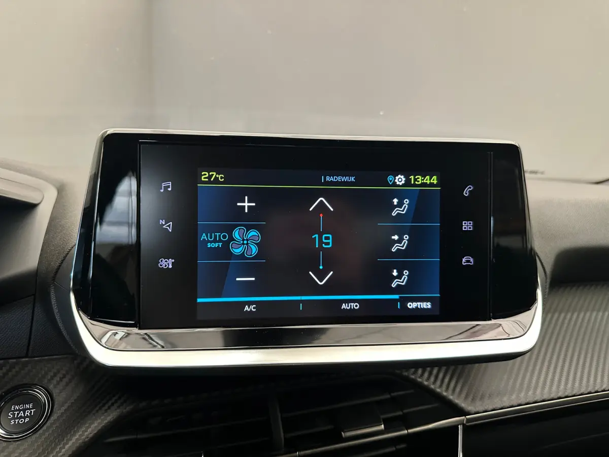 EV Allure Pack 50 kWh Camera | Digitaal Dashboard | 17" Lichtmetaal | Carplay | Climate Control | Cruise | DAB | LED | Parkeersensoren | Achteruitrijcamera | Airco (automatisch) | Apple Carp