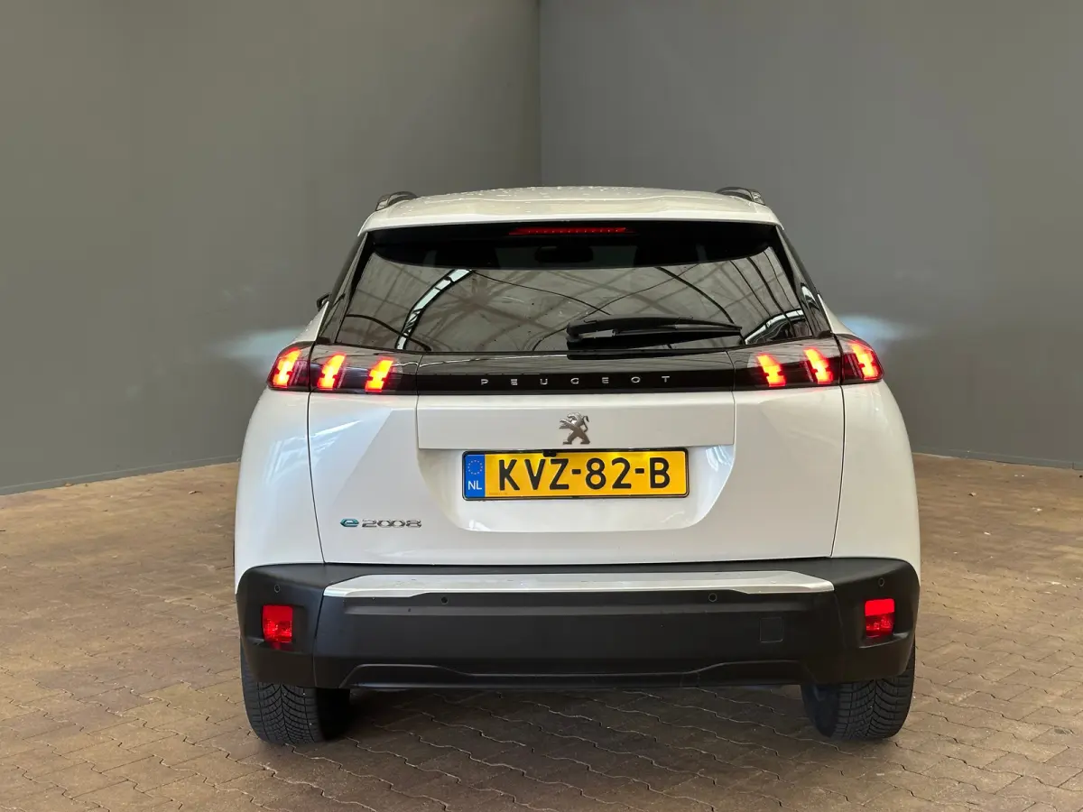 EV Allure Pack 50 kWh Camera | Digitaal Dashboard | 17" Lichtmetaal | Carplay | Climate Control | Cruise | DAB | LED | Parkeersensoren | Achteruitrijcamera | Airco (automatisch) | Apple Carp