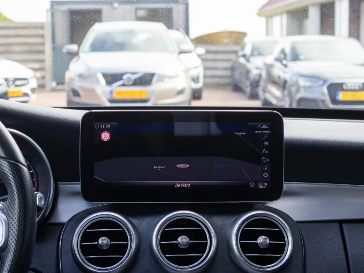 180 Business Solution AMG LED Pano Virtual cockpit