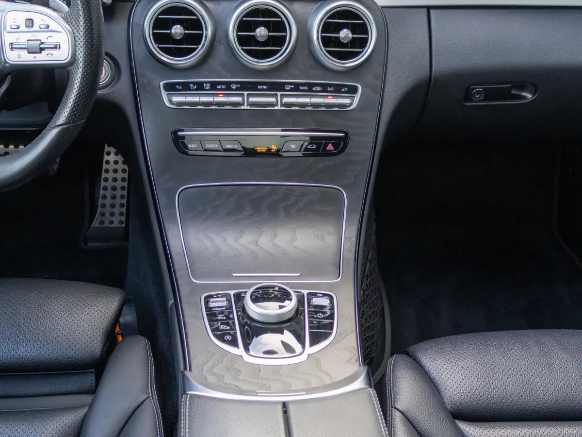 180 Business Solution AMG LED Pano Virtual cockpit