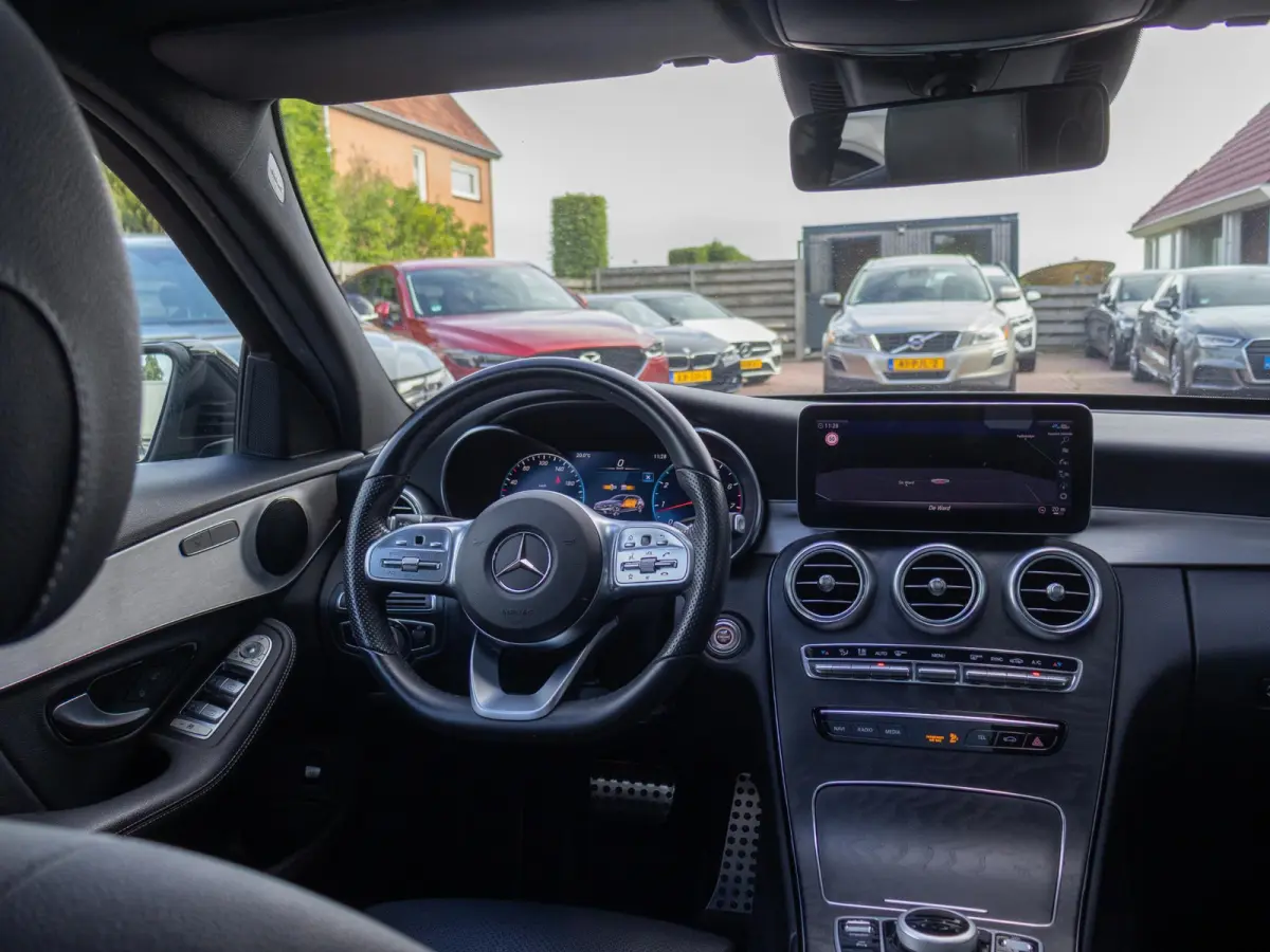 180 Business Solution AMG LED Pano Virtual cockpit
