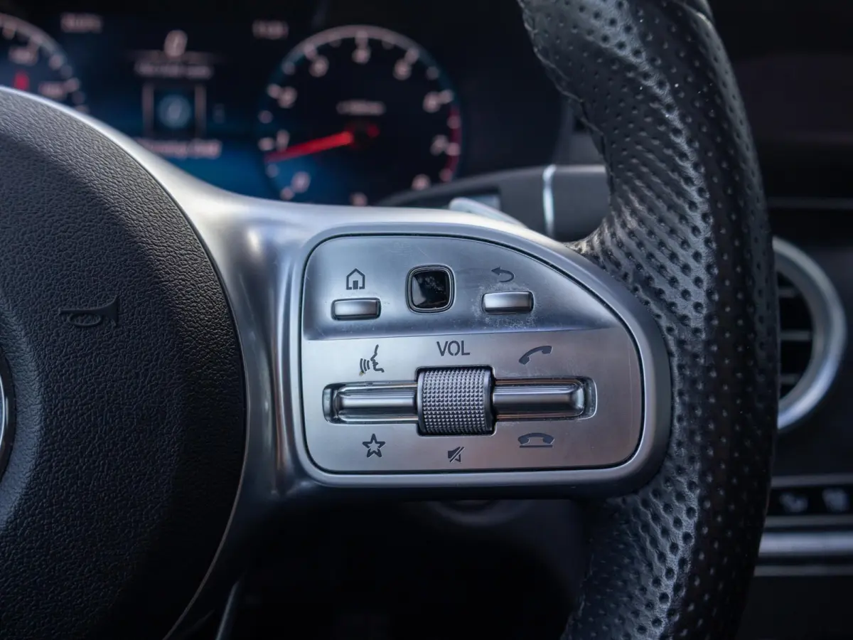 180 Business Solution AMG LED Pano Virtual cockpit