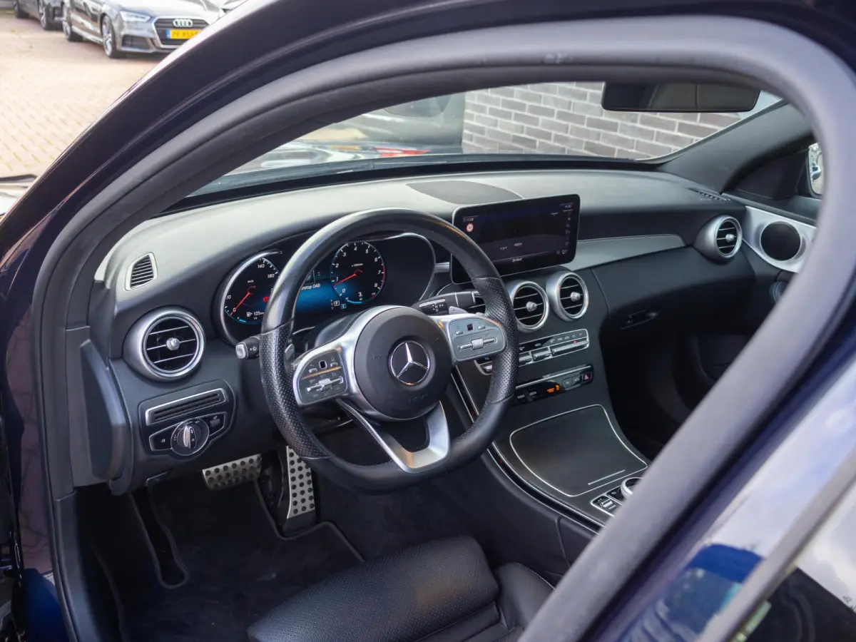 180 Business Solution AMG LED Pano Virtual cockpit