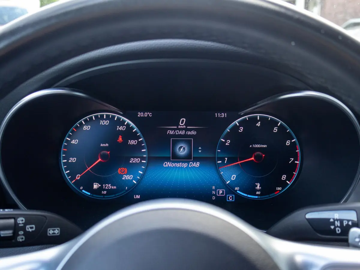 180 Business Solution AMG LED Pano Virtual cockpit