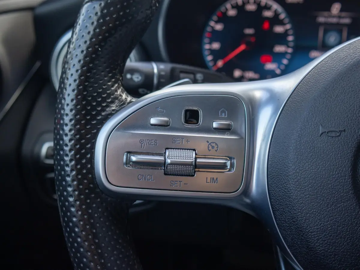 180 Business Solution AMG LED Pano Virtual cockpit
