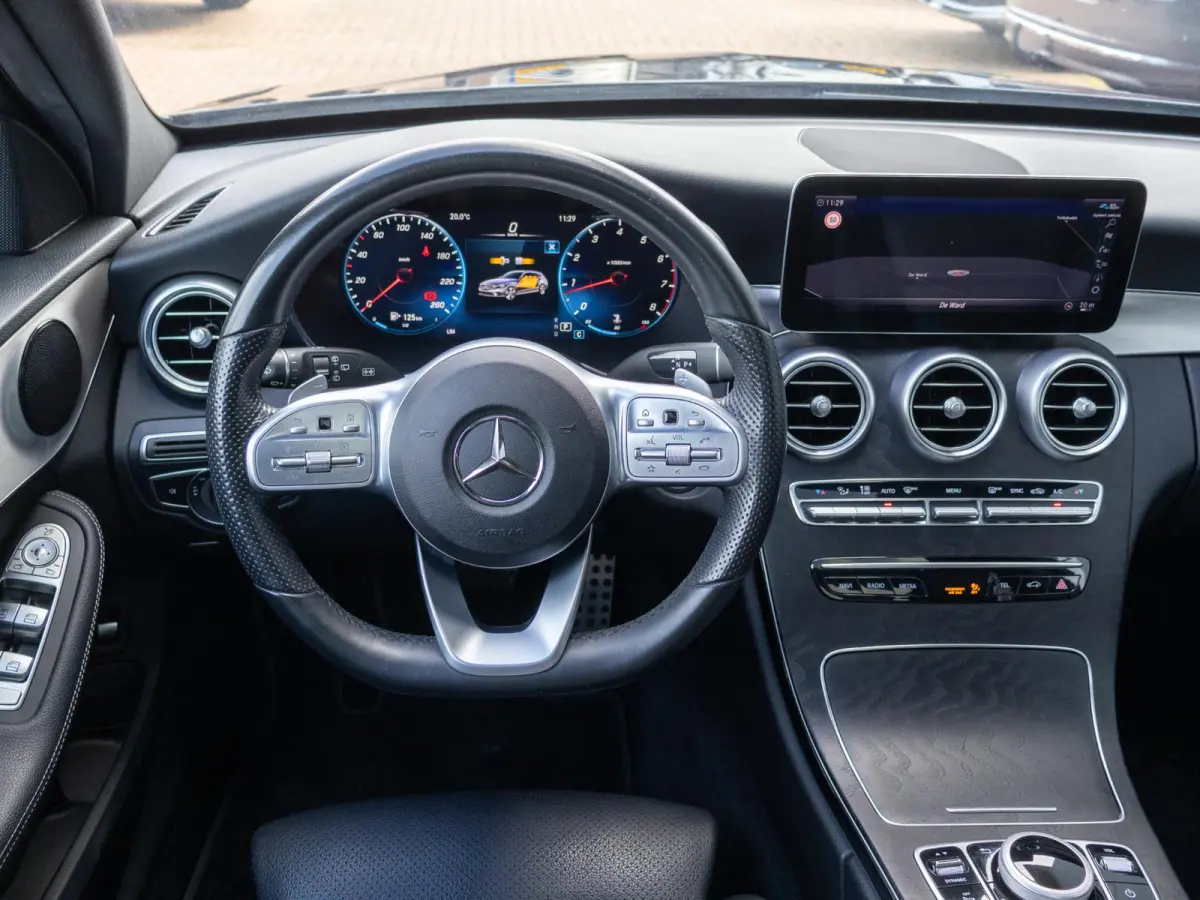 180 Business Solution AMG LED Pano Virtual cockpit