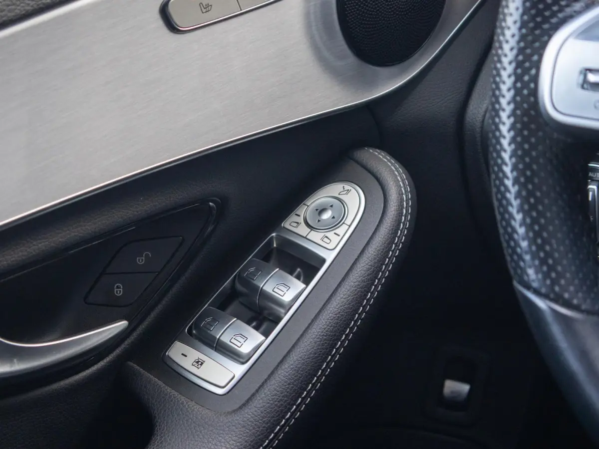 180 Business Solution AMG LED Pano Virtual cockpit