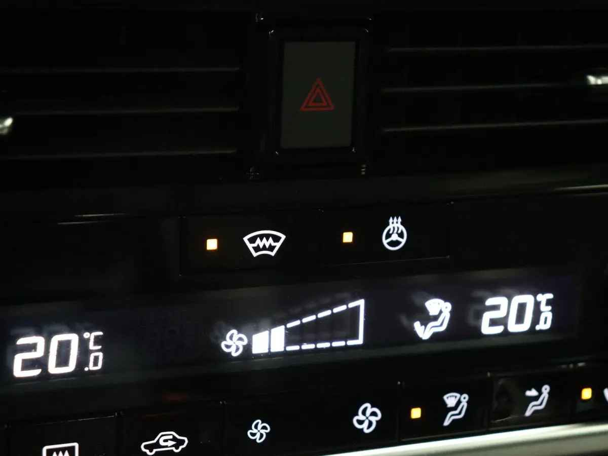 1.3 MHEV Xtronic N-Connecta | 360 Graden Camera | Stoel, Stuur en Voorruit Verwarming | Pilot Assist | Google Navigatie | Climate Control |