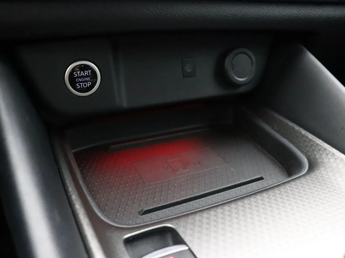 1.3 MHEV Xtronic N-Connecta | 360 Graden Camera | Stoel, Stuur en Voorruit Verwarming | Pilot Assist | Google Navigatie | Climate Control |