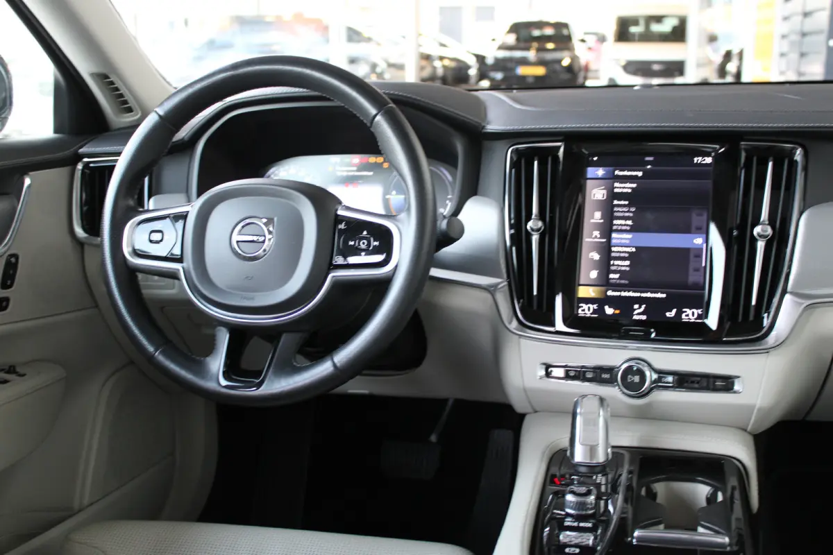 2.0 T8 AWD Inscription | 360°-camera | Achterbank elektrisch neerklapbaar | Achteropkomend verkeer waarschuwing