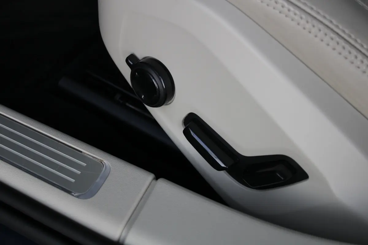 2.0 T8 AWD Inscription | 360°-camera | Achterbank elektrisch neerklapbaar | Achteropkomend verkeer waarschuwing