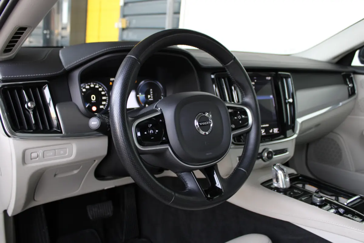 2.0 T8 AWD Inscription | 360°-camera | Achterbank elektrisch neerklapbaar | Achteropkomend verkeer waarschuwing