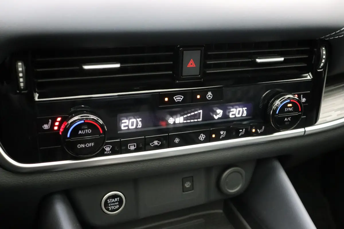 158pk MHEV Xtronic Tekna | Trekhaak | stuur-stoel en voorruit verwarming | Bose | Head-up display |