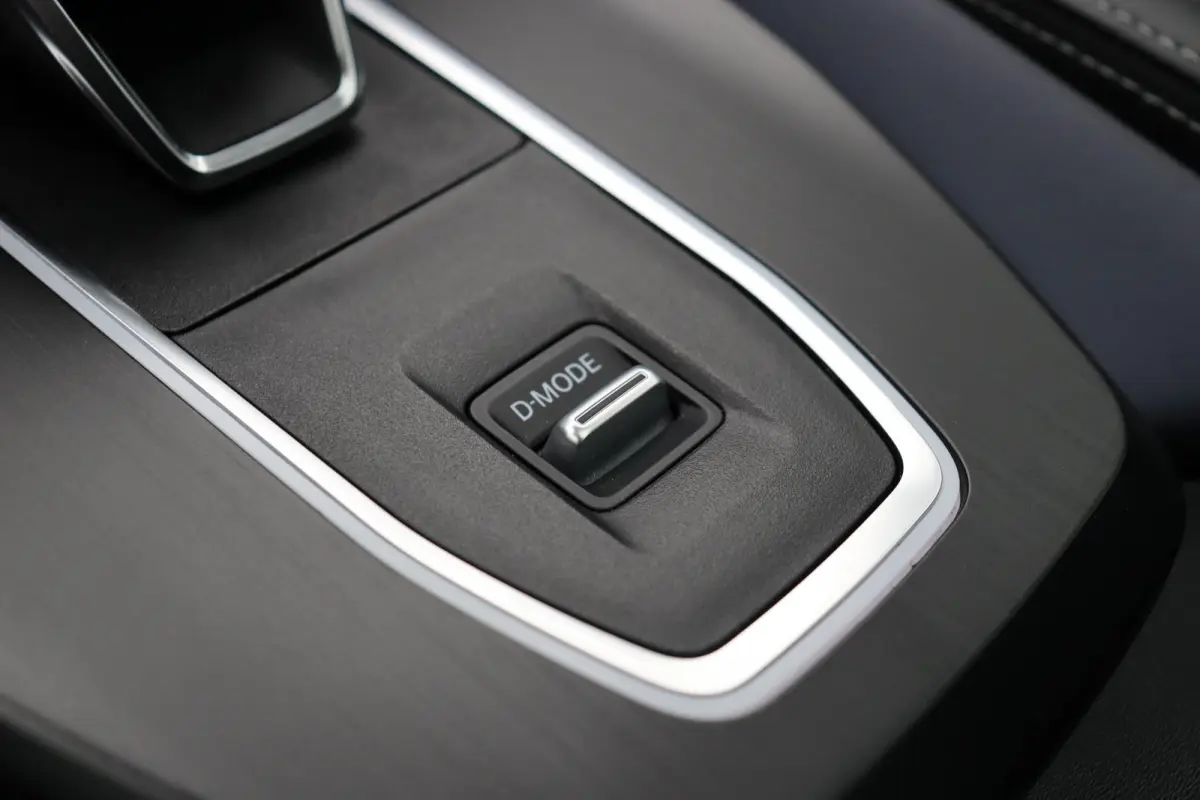 158pk MHEV Xtronic Tekna | Trekhaak | stuur-stoel en voorruit verwarming | Bose | Head-up display |