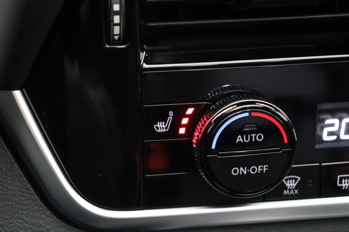 158pk MHEV Xtronic Tekna | Trekhaak | stuur-stoel en voorruit verwarming | Bose | Head-up display |
