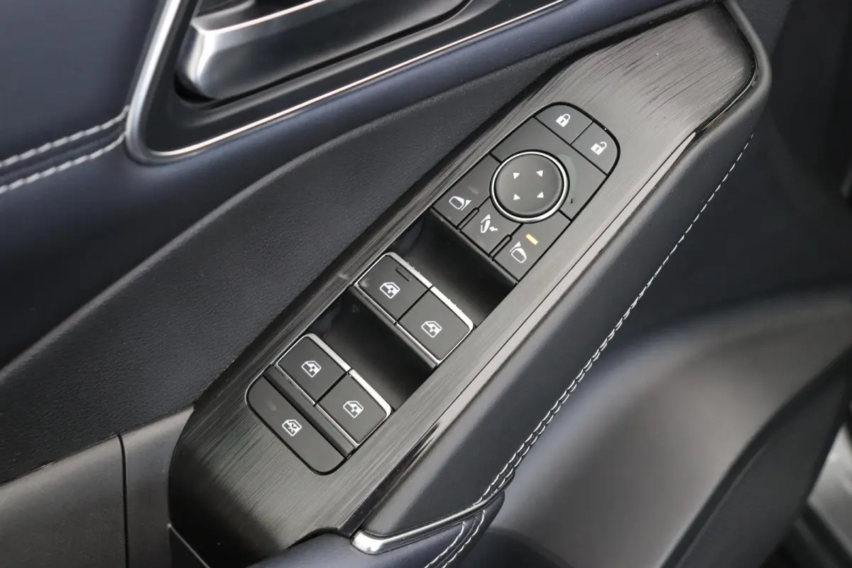 158pk MHEV Xtronic Tekna | Trekhaak | stuur-stoel en voorruit verwarming | Bose | Head-up display |