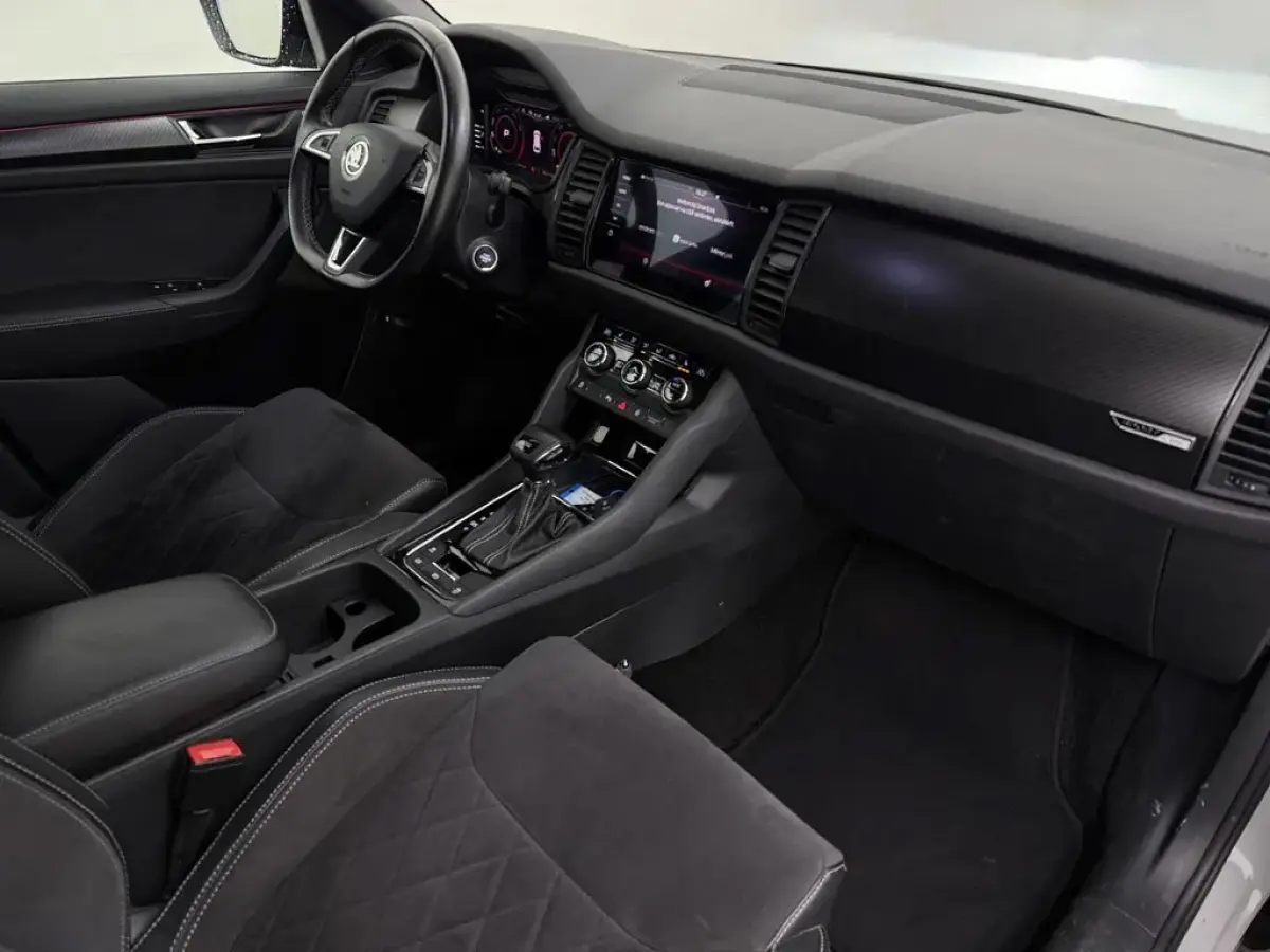 1.5 TSI DSG Sportline Business | Trekhaak | Canton Audio | Camera | Adaptive Cruise | Virtual | Stoelverwarming