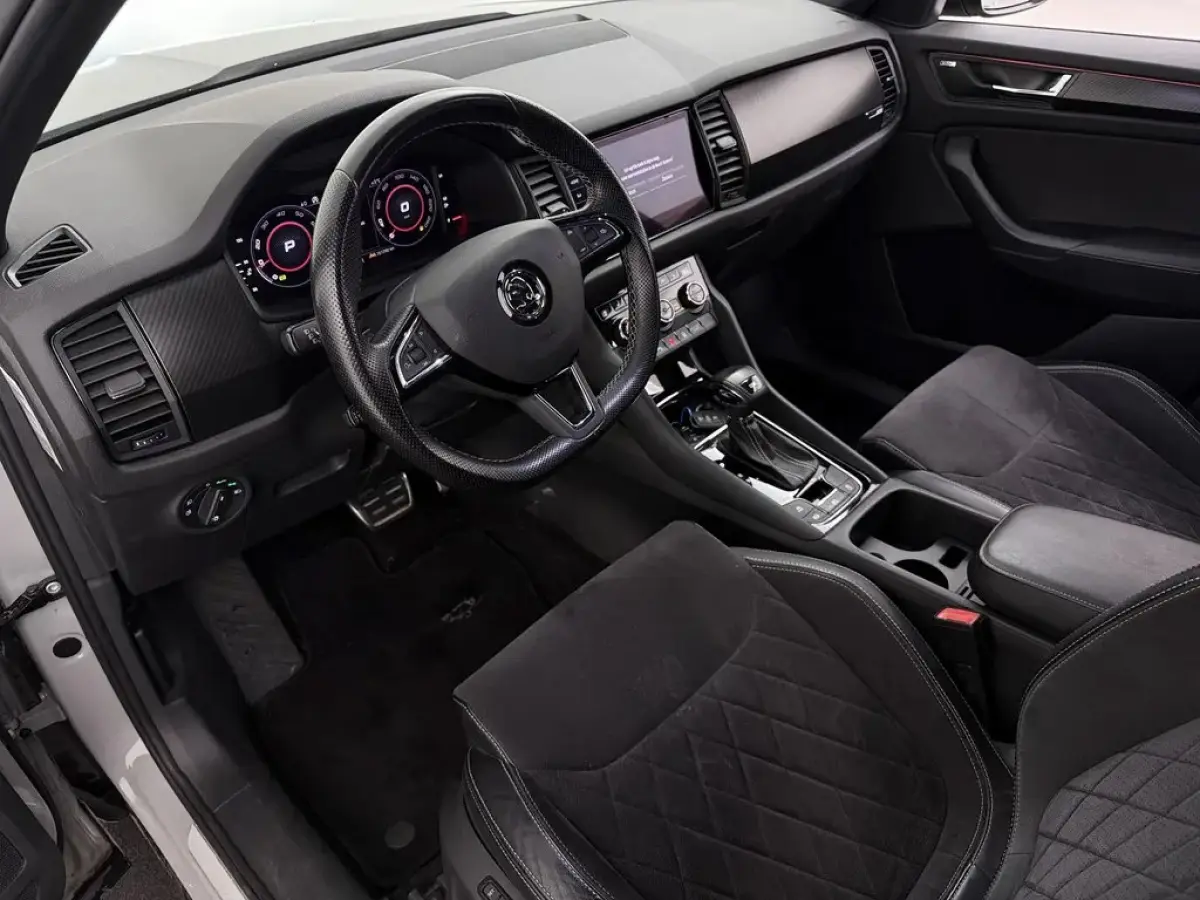 1.5 TSI DSG Sportline Business | Trekhaak | Canton Audio | Camera | Adaptive Cruise | Virtual | Stoelverwarming