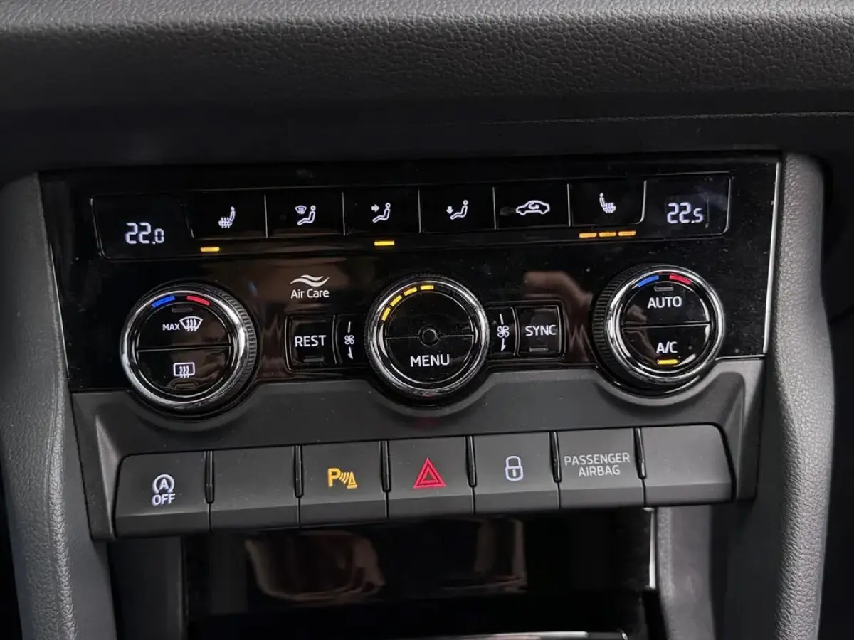 1.5 TSI DSG Sportline Business | Trekhaak | Canton Audio | Camera | Adaptive Cruise | Virtual | Stoelverwarming