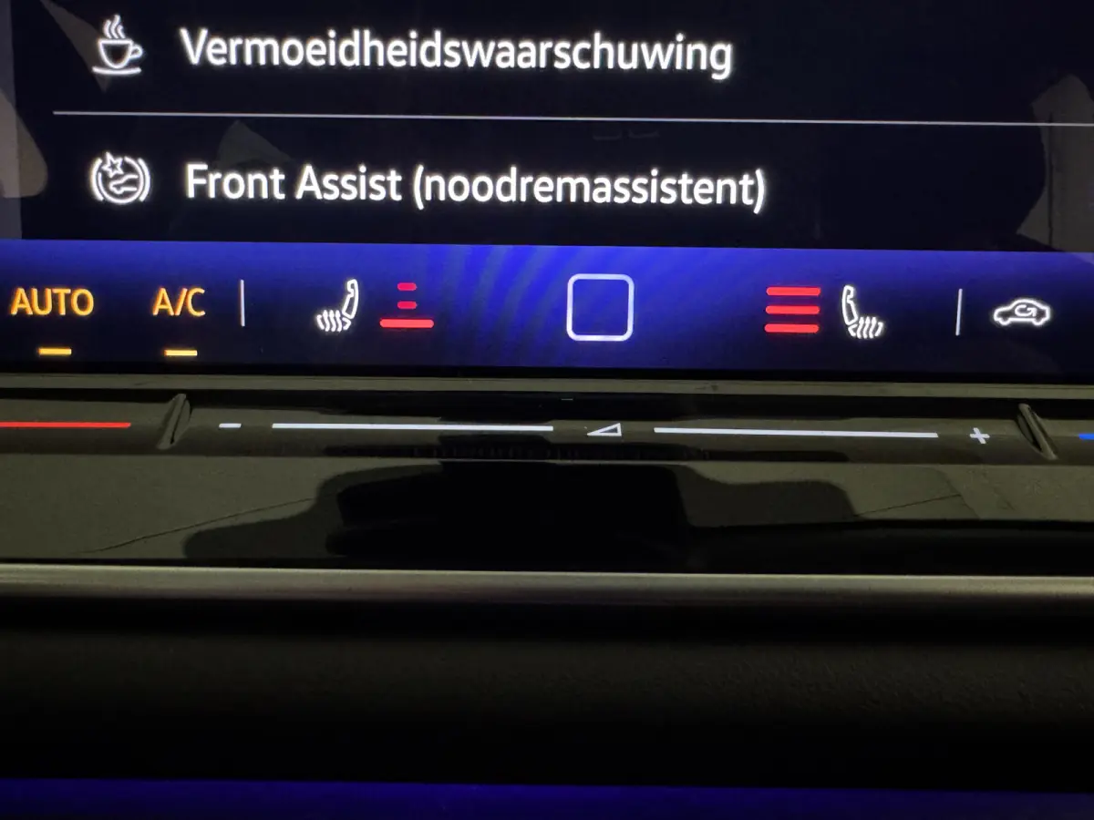 1.5 eHybrid 204PK DSG LIFE TREKHAAK/IQ.LIGHT/CAMERA FABRIEKSGARANTIE TOT 2030