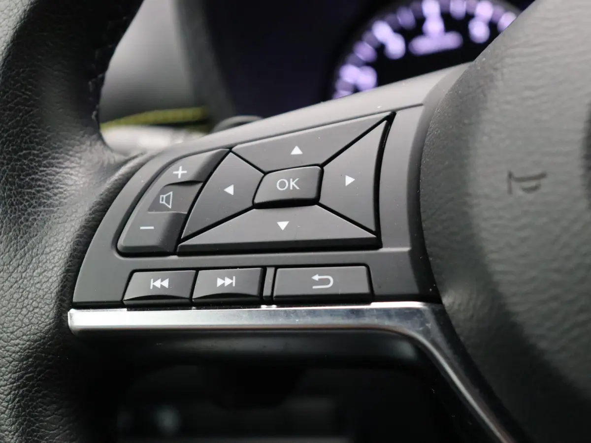 1.0 DIG-T Business Premium | Stoel en stuur verwarming | Climate control | Navigatie | Achteruitrij camera | Elektronische handrem met autohold | DAB radio |