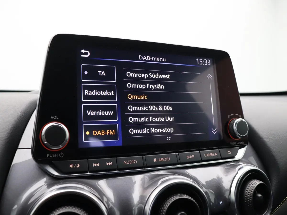 1.0 DIG-T Business Premium | Stoel en stuur verwarming | Climate control | Navigatie | Achteruitrij camera | Elektronische handrem met autohold | DAB radio |