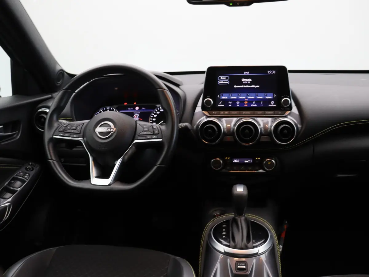 1.0 DIG-T Business Premium | Stoel en stuur verwarming | Climate control | Navigatie | Achteruitrij camera | Elektronische handrem met autohold | DAB radio |