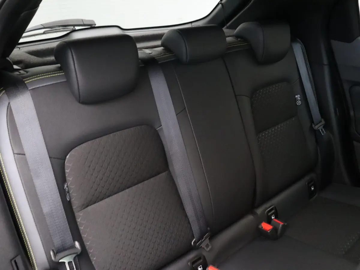 1.0 DIG-T Business Premium | Stoel en stuur verwarming | Climate control | Navigatie | Achteruitrij camera | Elektronische handrem met autohold | DAB radio |