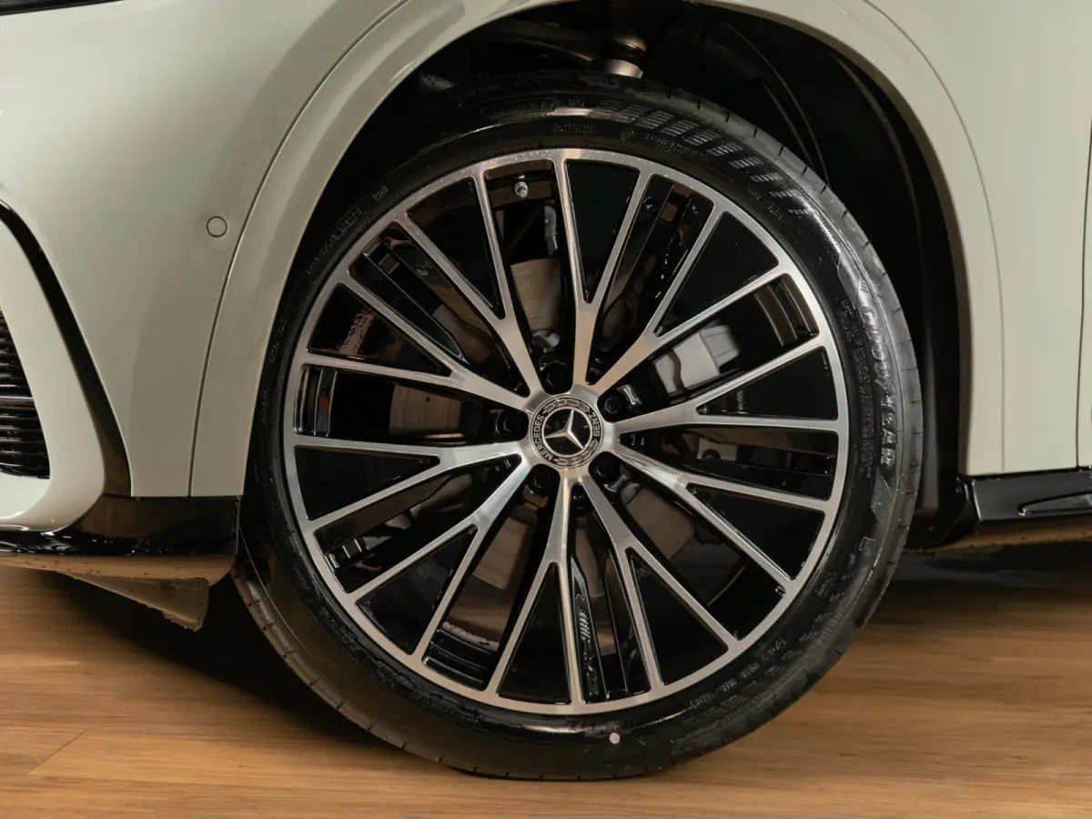 400 4MATIC Launch Edition 94 kWh