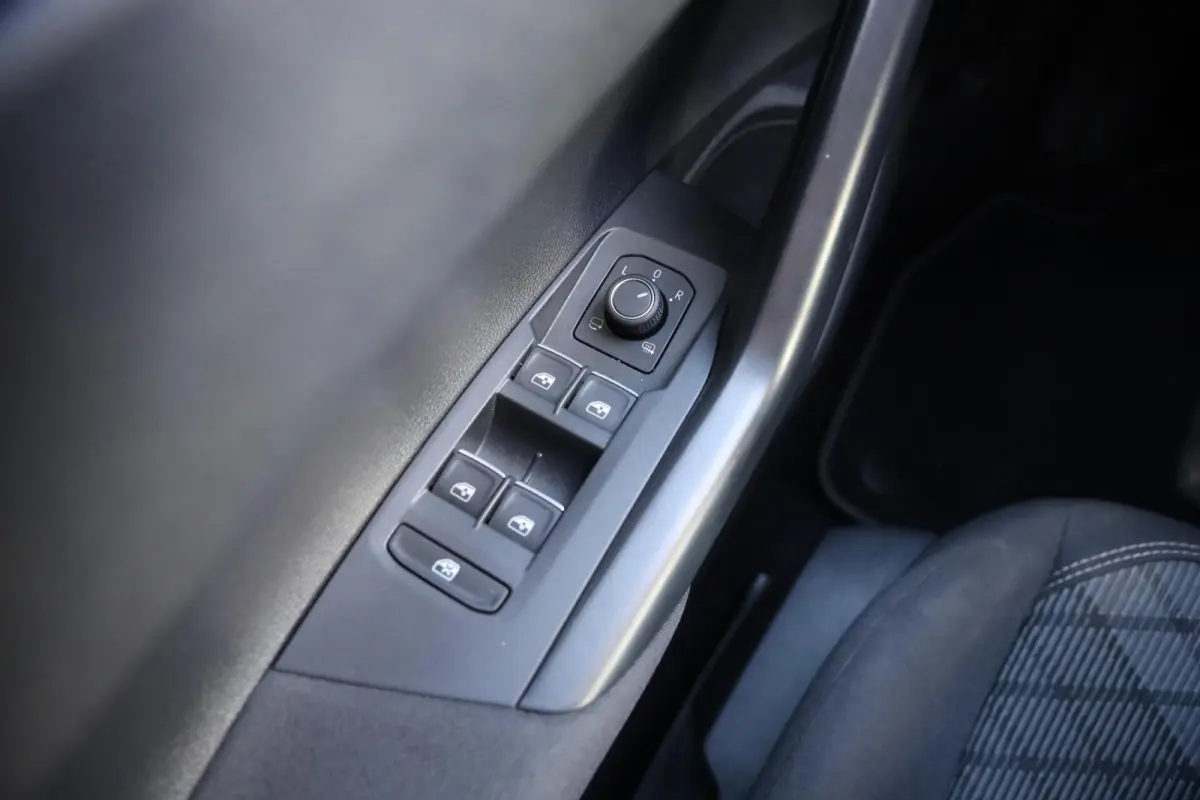 1.0 TSI R-Line Business|IQ-Light|Camera|Stoelverw.|Apple carplay/android auto|
