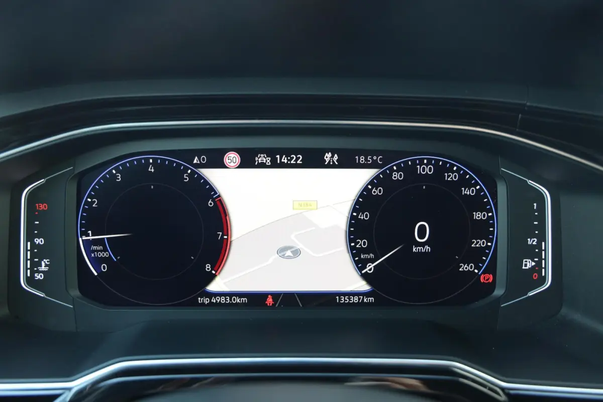 1.0 TSI R-Line Business|IQ-Light|Camera|Stoelverw.|Apple carplay/android auto|