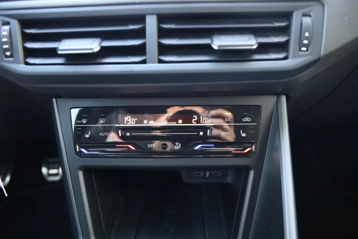 1.0 TSI R-Line Business|IQ-Light|Camera|Stoelverw.|Apple carplay/android auto|