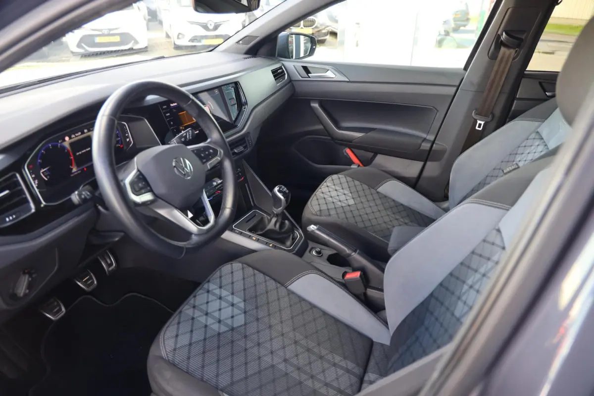 1.0 TSI R-Line Business|IQ-Light|Camera|Stoelverw.|Apple carplay/android auto|