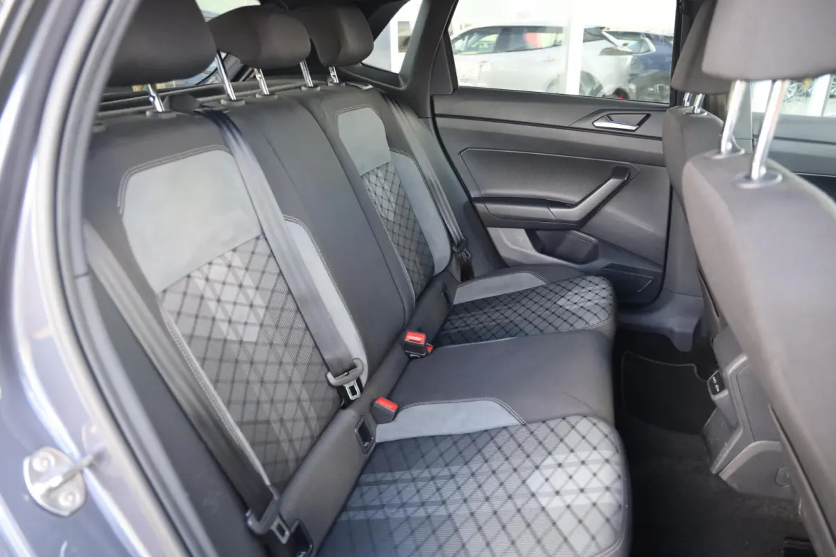 1.0 TSI R-Line Business|IQ-Light|Camera|Stoelverw.|Apple carplay/android auto|