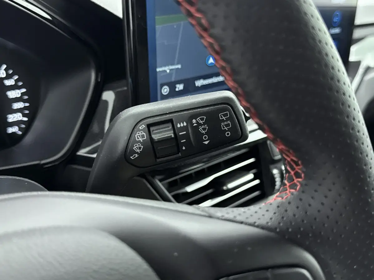1.0 EcoBoost Hybrid ST Line | Automaat | 100% Dealer o.h. | Trekhaak | Winter-pack | LED | Apple carplay / andriod auto | Privacy-glass