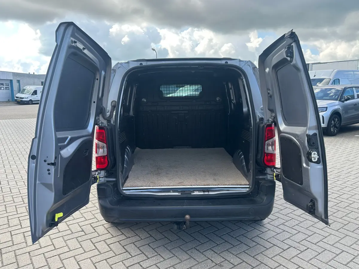 1.5 BlueHDI Pro Trekhaak | Houten Vloer | Airco | Cruise Control | Bluetooth | Airco | Bluetooth | Centrale deurvergrendeling met afstandsbediening