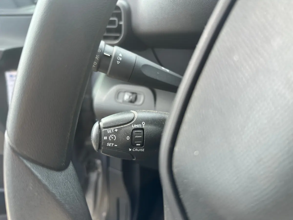 1.5 BlueHDI Pro Trekhaak | Houten Vloer | Airco | Cruise Control | Bluetooth | Airco | Bluetooth | Centrale deurvergrendeling met afstandsbediening