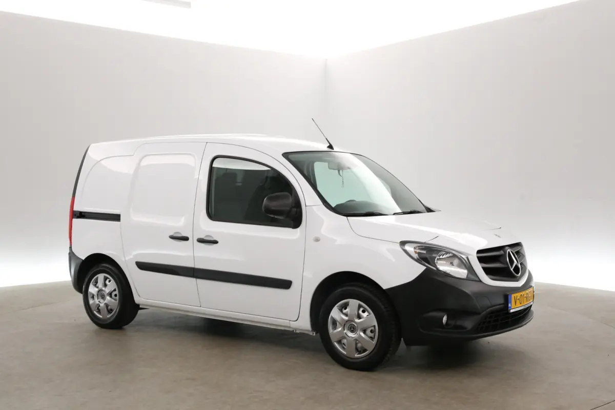 109 CDI 96PK | Airco | Cruise | 3 Zits | Trekhaak | Stoelverwarming