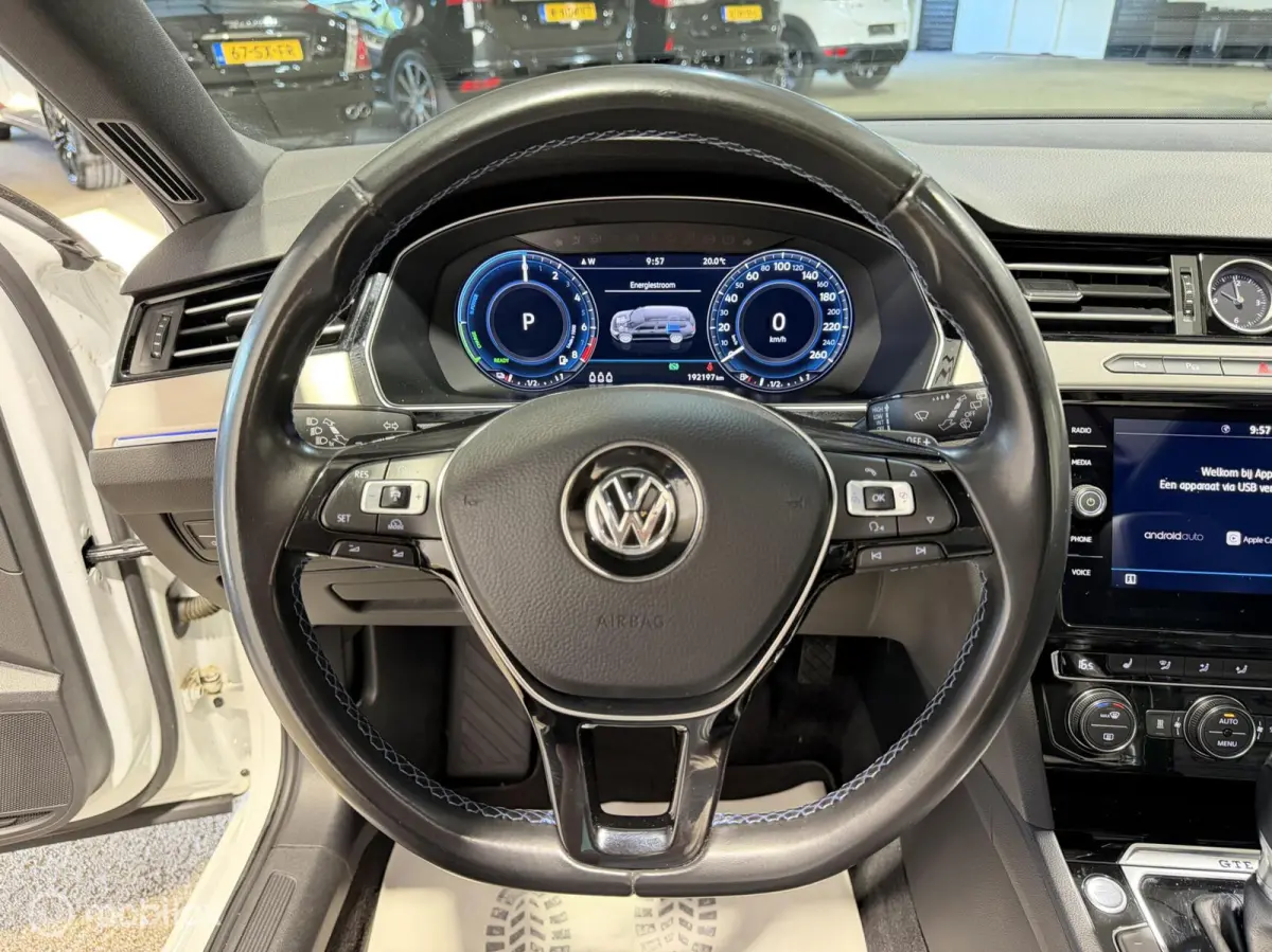 1.4 TSI GTE Highline PANO/LEDER
