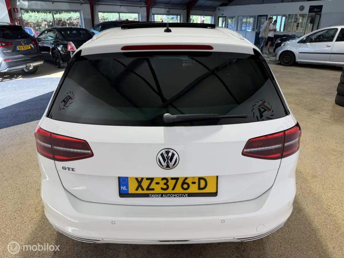 1.4 TSI GTE Highline PANO/LEDER